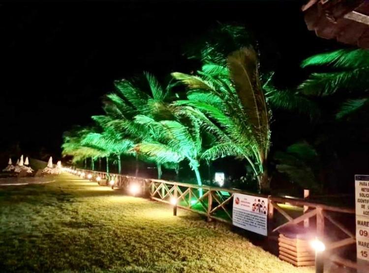 Temporada Pe Na Areia Guarajuba Apartment Ngoại thất bức ảnh